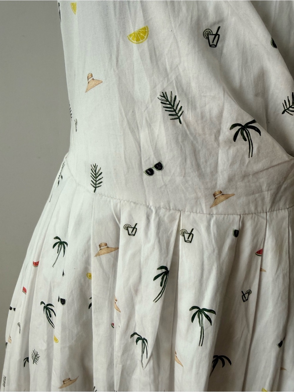 White Sleeveless Wrap Maxi Dress with A-line skirt Fun summer print - Picture 4 of 6